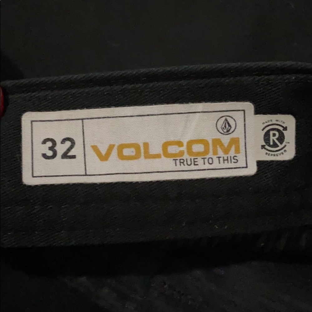 Volcom Shorts - Picture 5 of 5